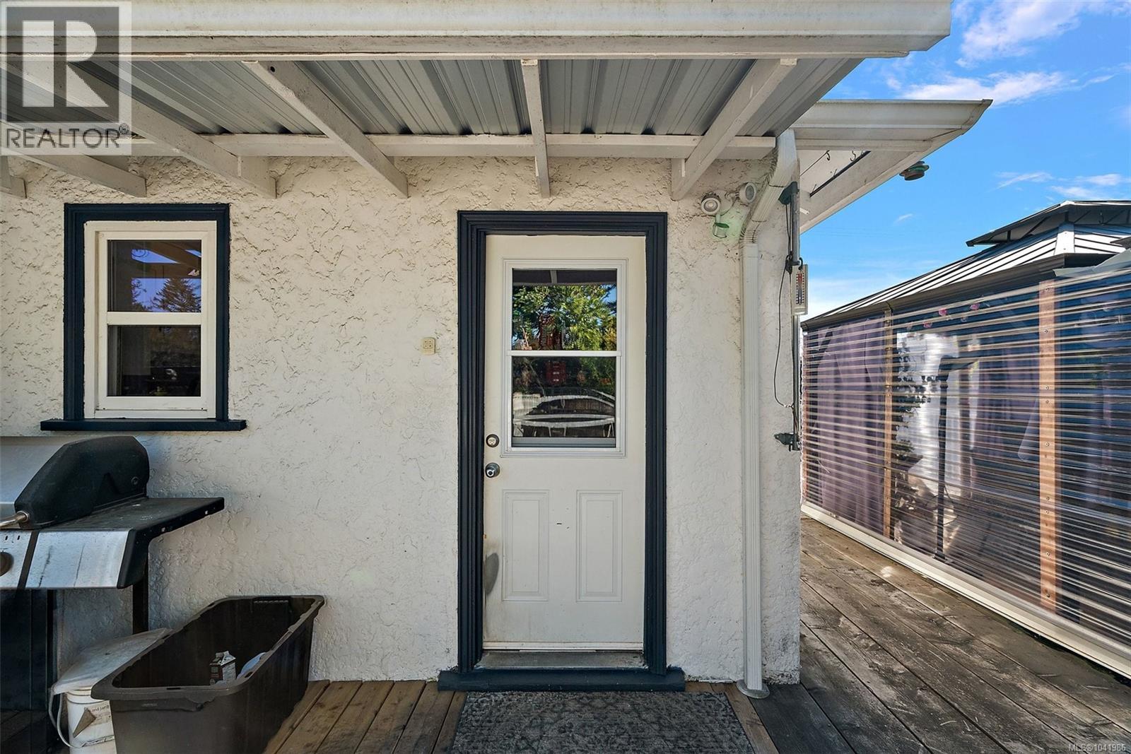 6484 Sooke Rd