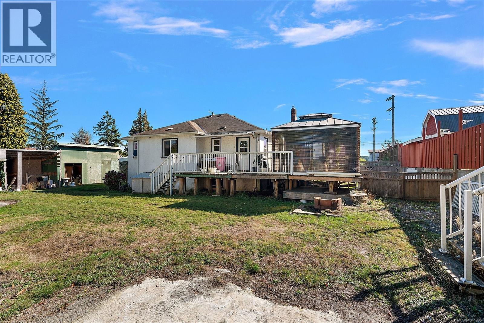 6484 Sooke Rd