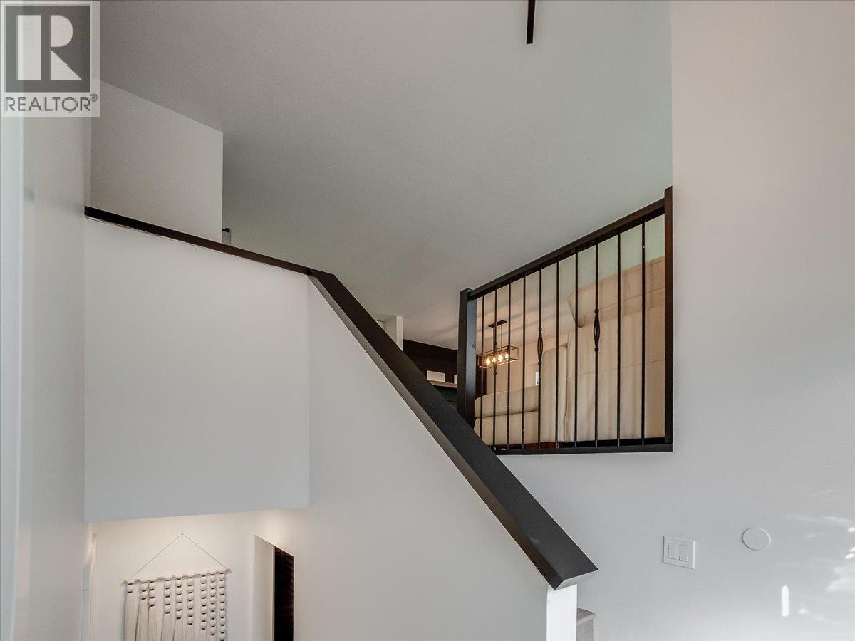 1765 Ridgewood Road, Nelson, British Columbia  V1L 6J9 - Photo 17 - 10402573