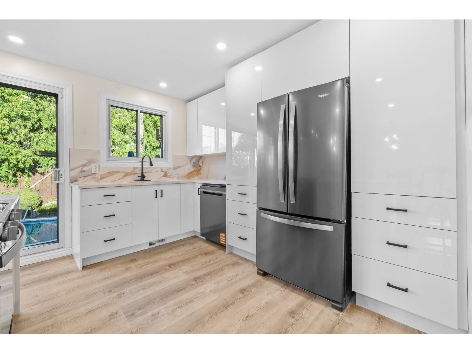 37 Rue Davignon Dollard-des-Ormeaux Quebec Canada H9B1Y3 2