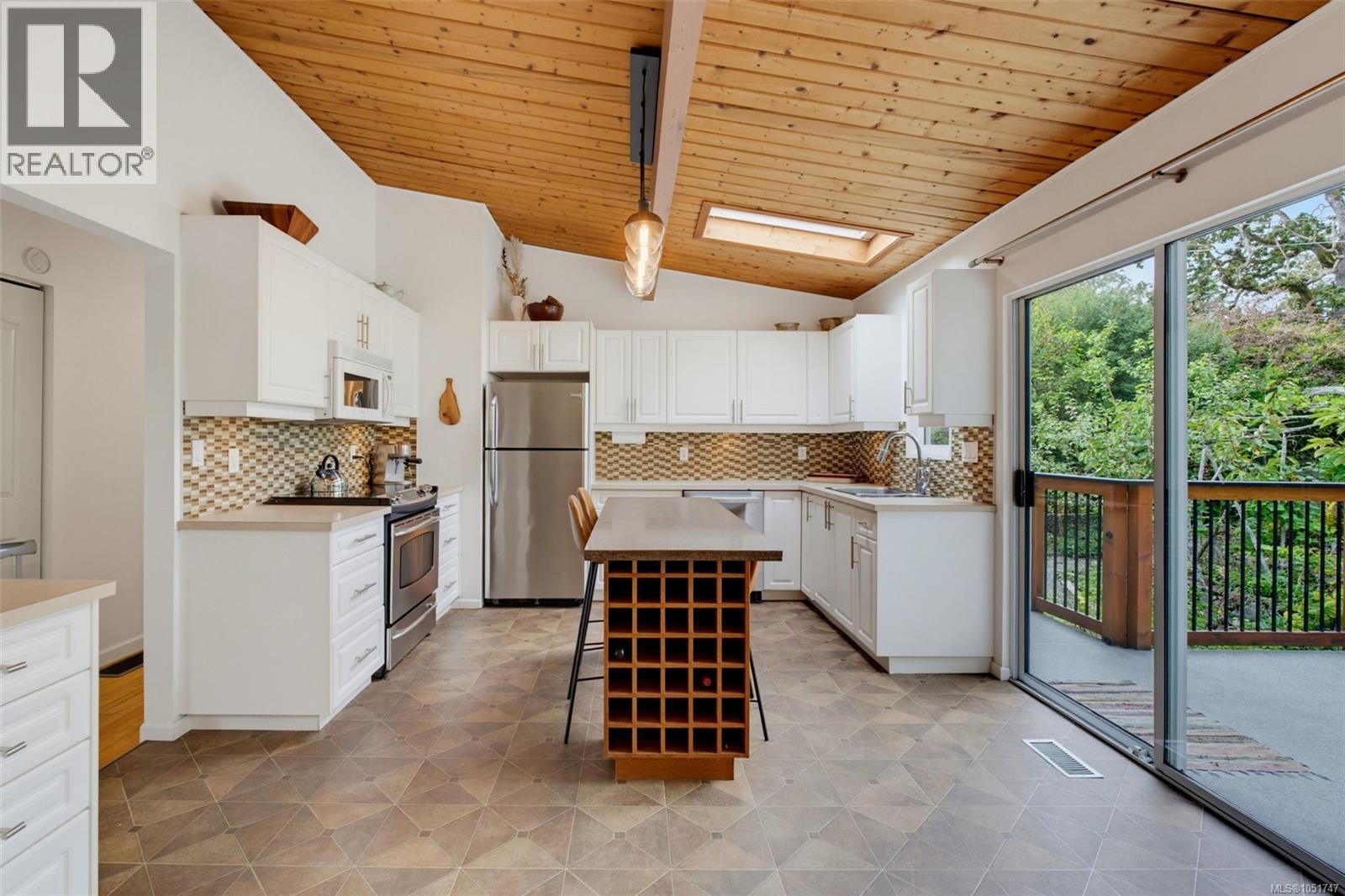 994 Ridgeway St, Saanich, British Columbia V8X 3C4 - Photo 18 - 1051747