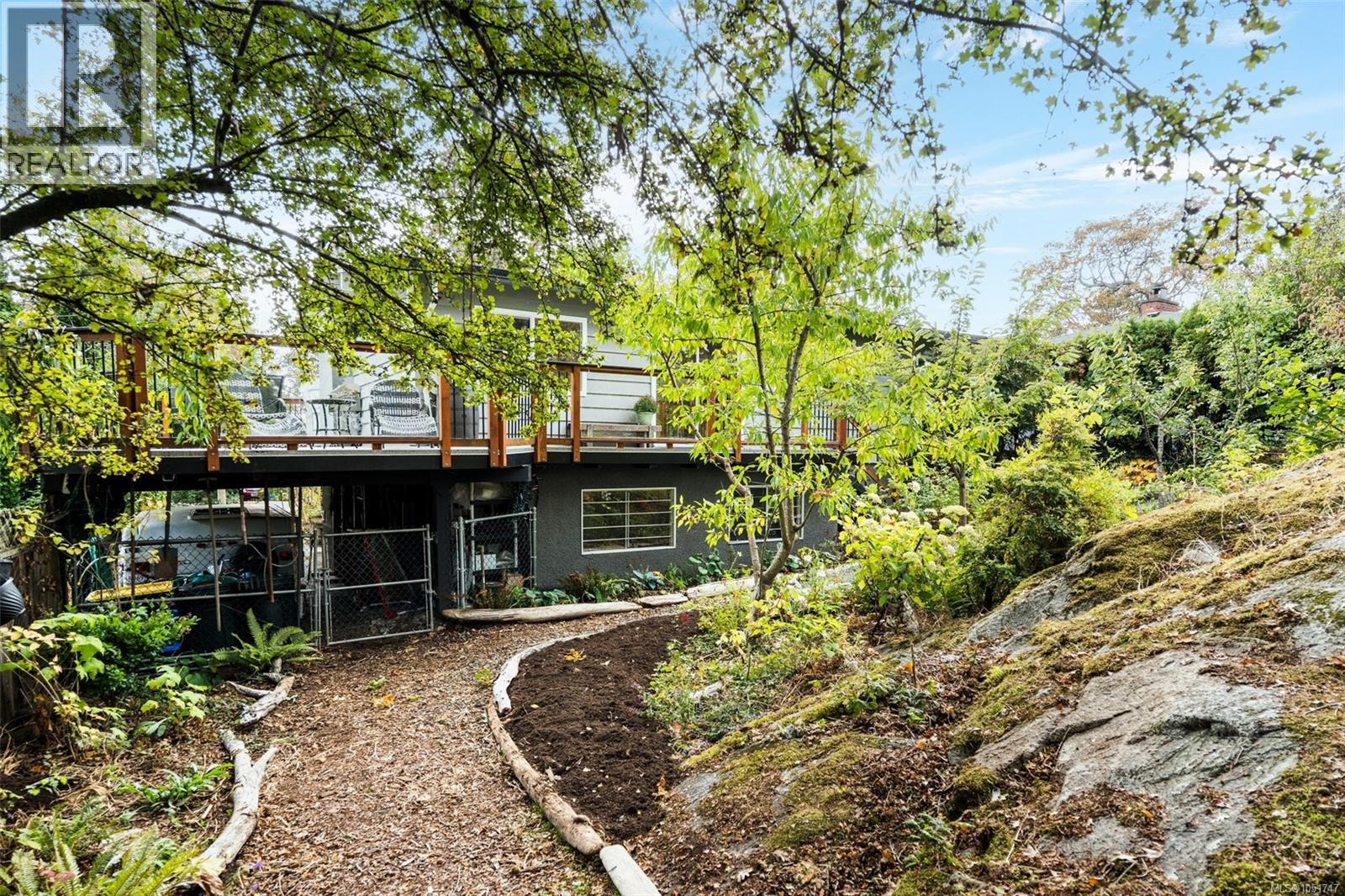 994 Ridgeway St, Saanich, British Columbia V8X 3C4 - Photo 48 - 1051747