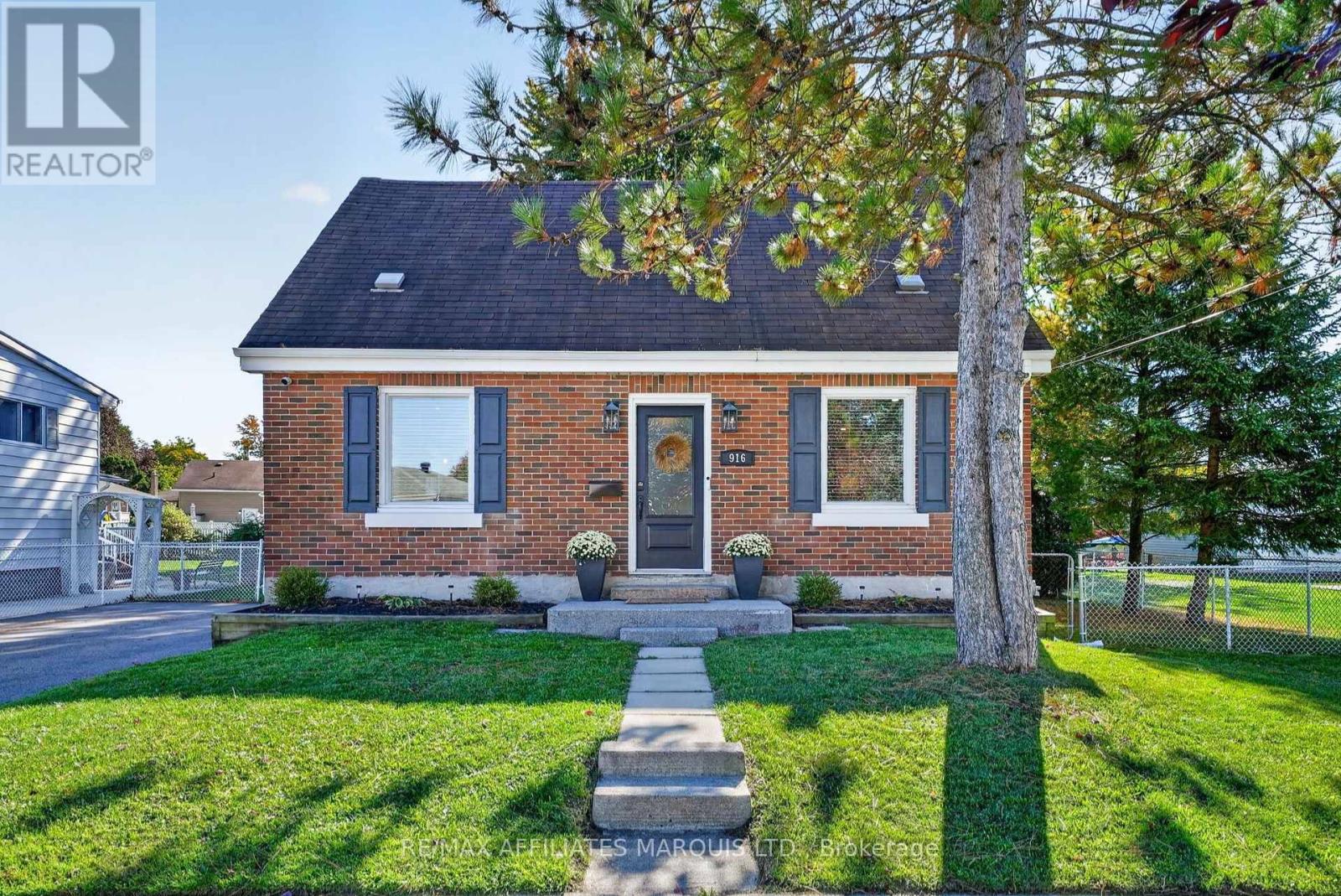 916 Leonard Avenue, Cornwall, Ontario  K6J 1L6 - Photo 2 - X13874666