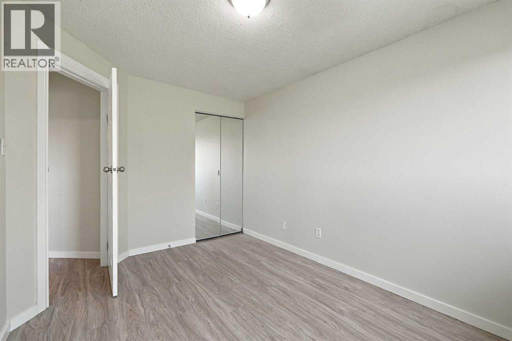 203 Penbrooke Close Se, Calgary, Alberta  T2A 3N9 - Photo 17 - A2351131