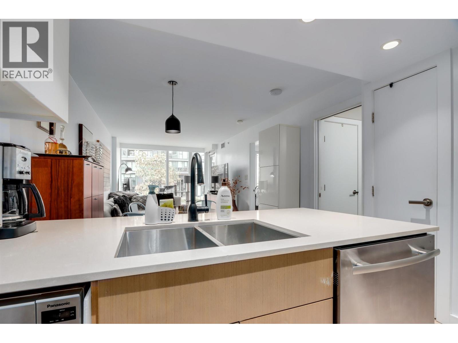 207 1618 Quebec Street, Vancouver, British Columbia  V6A 0C5 - Photo 3 - R3173673