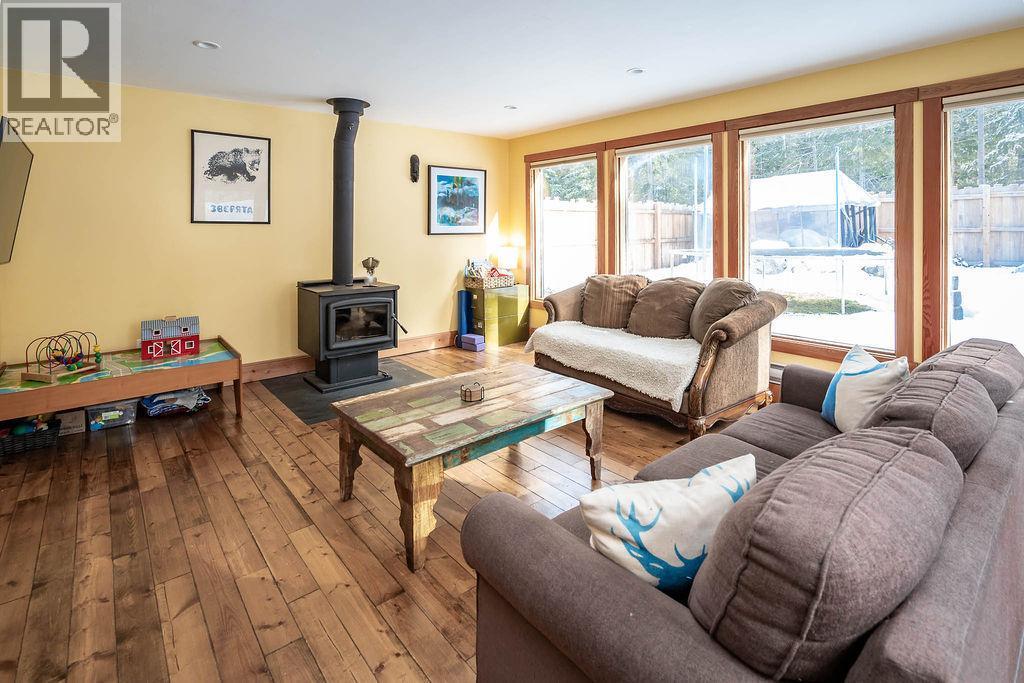 1112 Hume Street, Slocan, British Columbia  V0G 2C0 - Photo 38 - 10402435