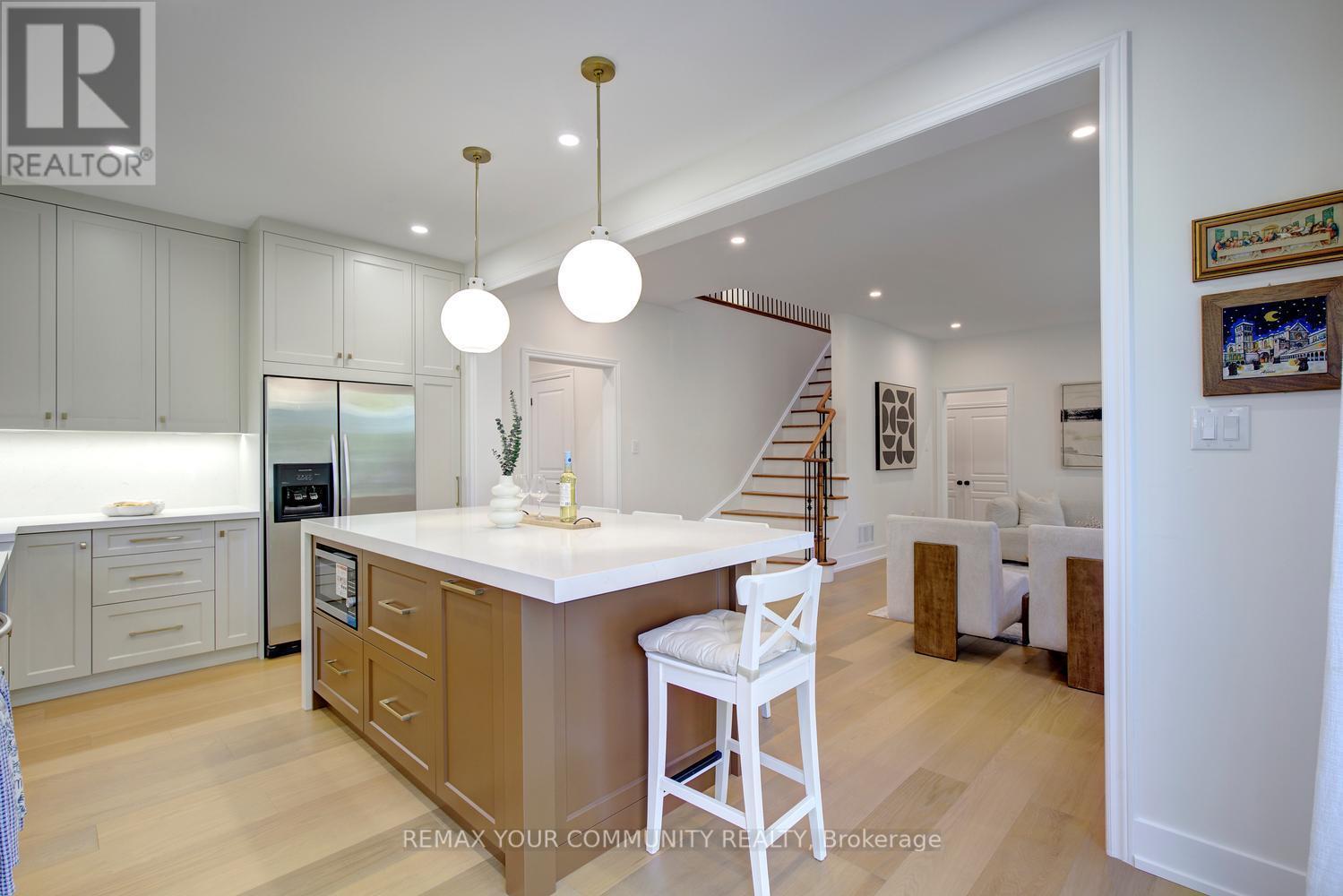 214 Selwyn Road, Richmond Hill, Ontario  L4E 0A6 - Photo 17 - N13874694