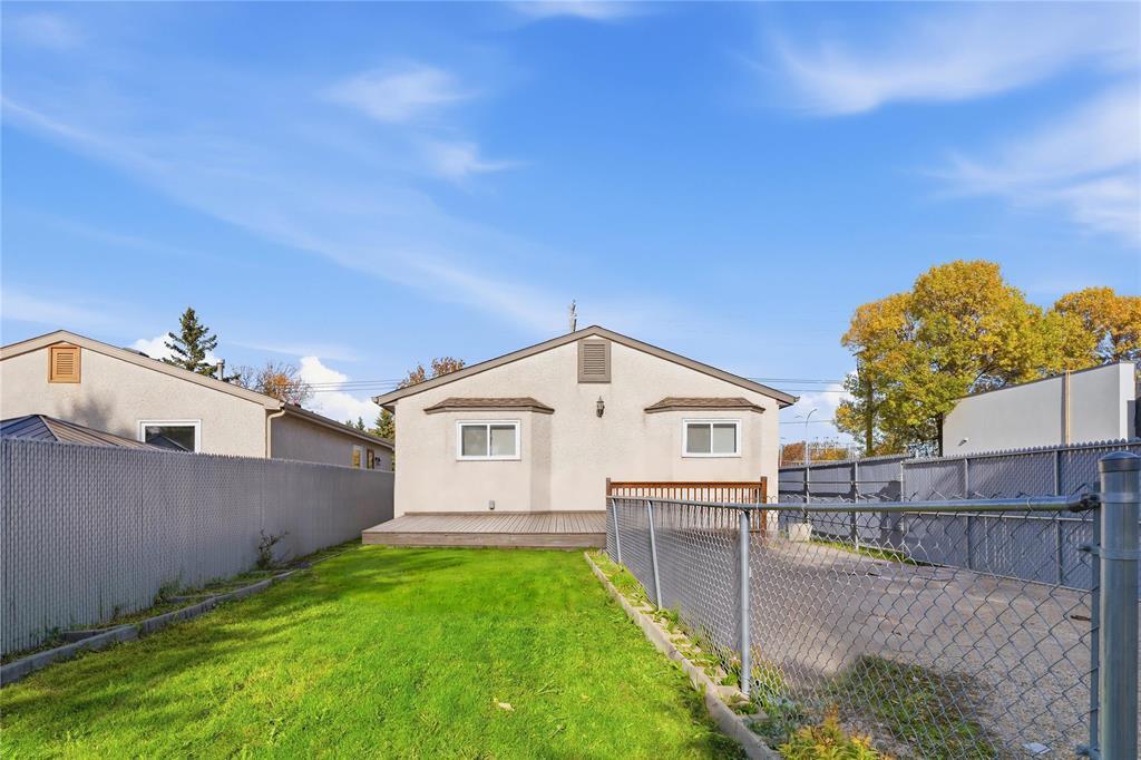 632 Springfield Road, Winnipeg, Manitoba  R2G 4G6 - Photo 32 - 202625229