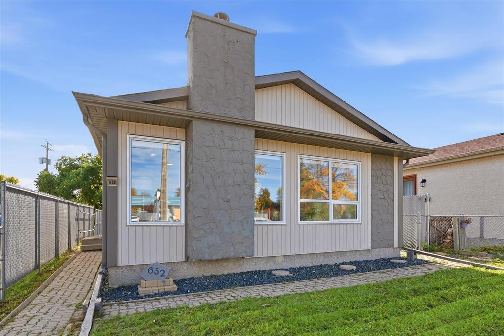 632 Springfield Road, Winnipeg, Manitoba  R2G 4G6 - Photo 5 - 202625229
