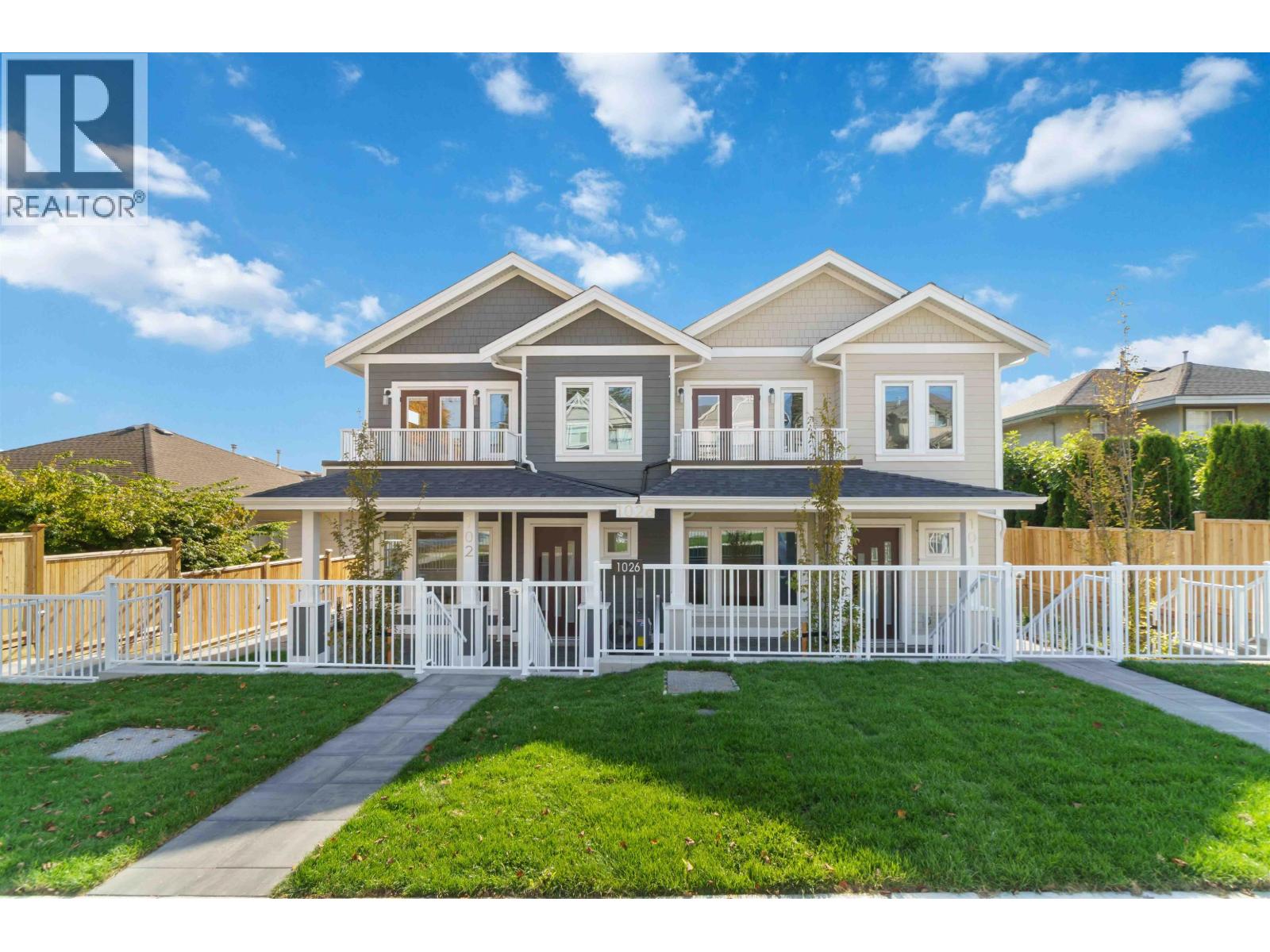 102 1026 STEWART AVENUE, Coquitlam, British Columbia