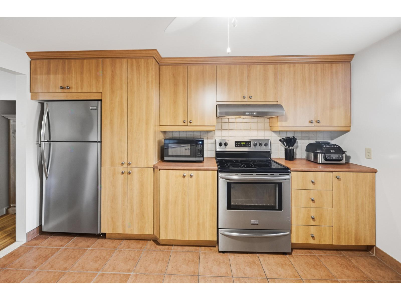 7295 Rue de l'Herbe-Bleue Terrebonne (La Plaine) Quebec Canada J7M1K9 4