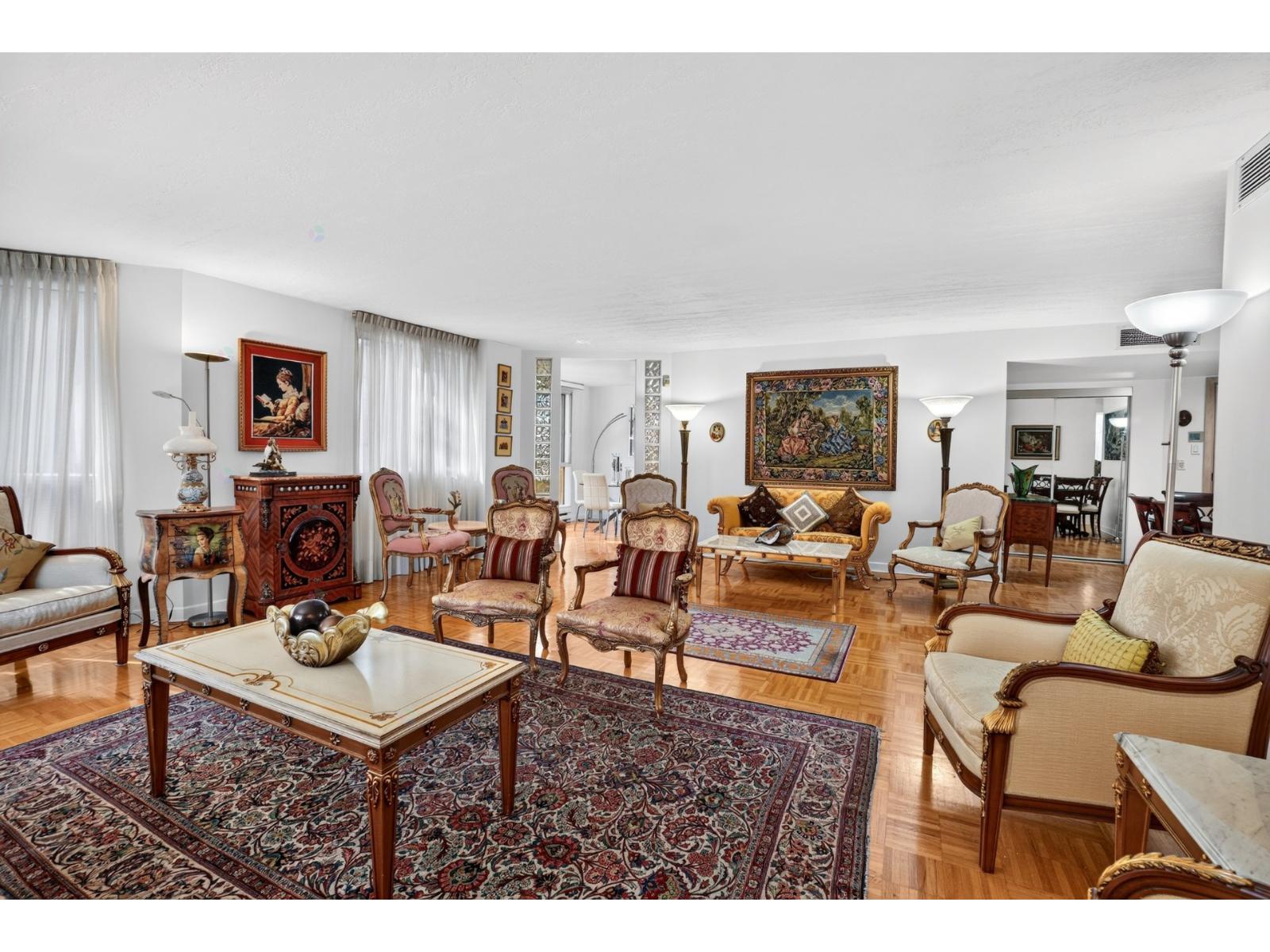 600 Rue de la Montagne|#210 Montréal (Ville-Marie) Quebec Canada H3C4S4 4