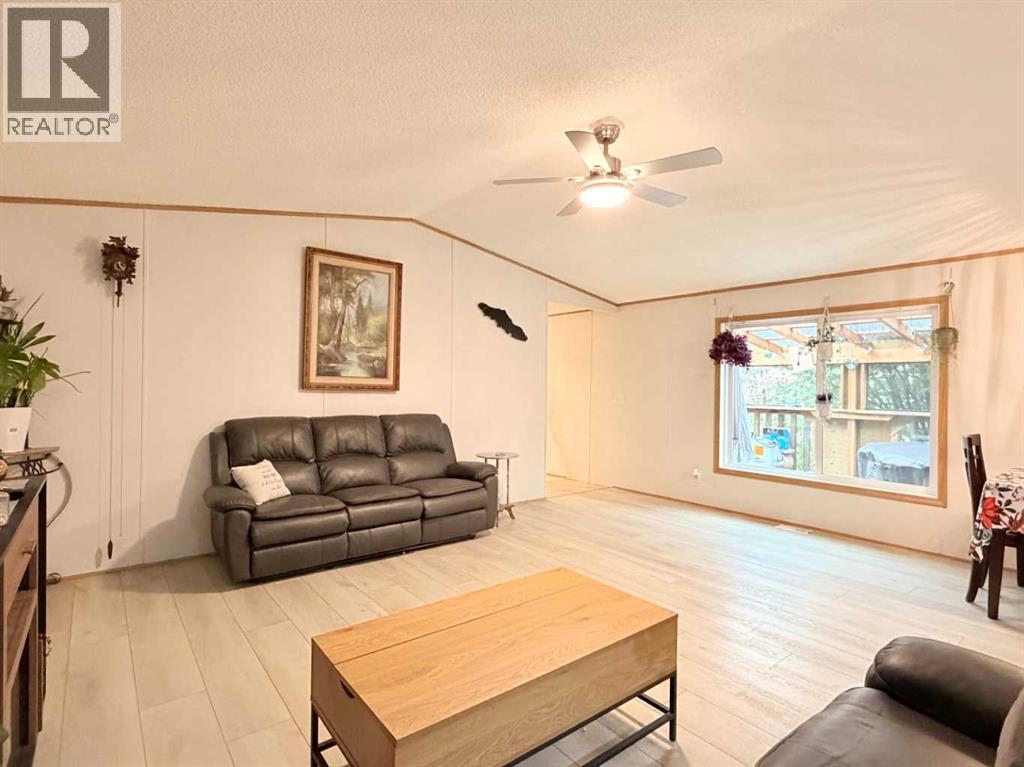 125 1 Avenue, Leslieville, Alberta  T0M 1H0 - Photo 19 - A2350016
