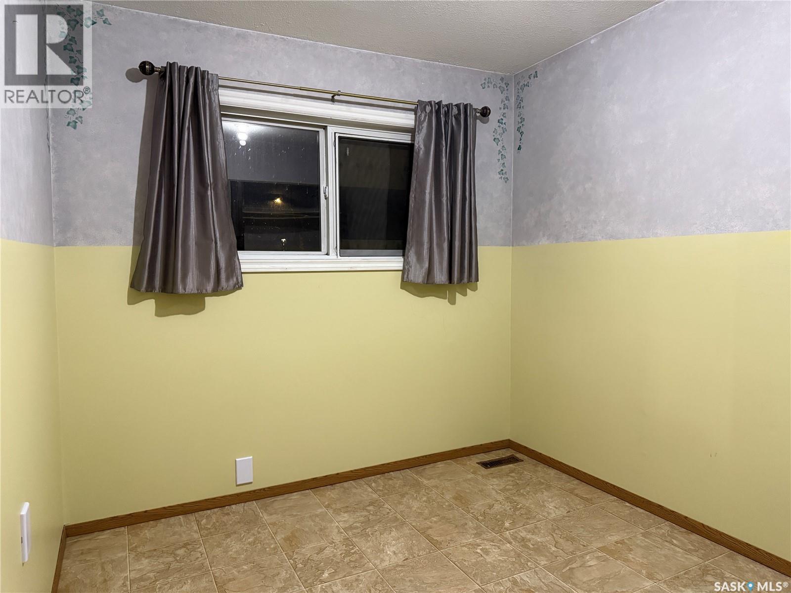 25 Home Street W, Moose Jaw, Saskatchewan  S6H 4X2 - Photo 26 - SK042632