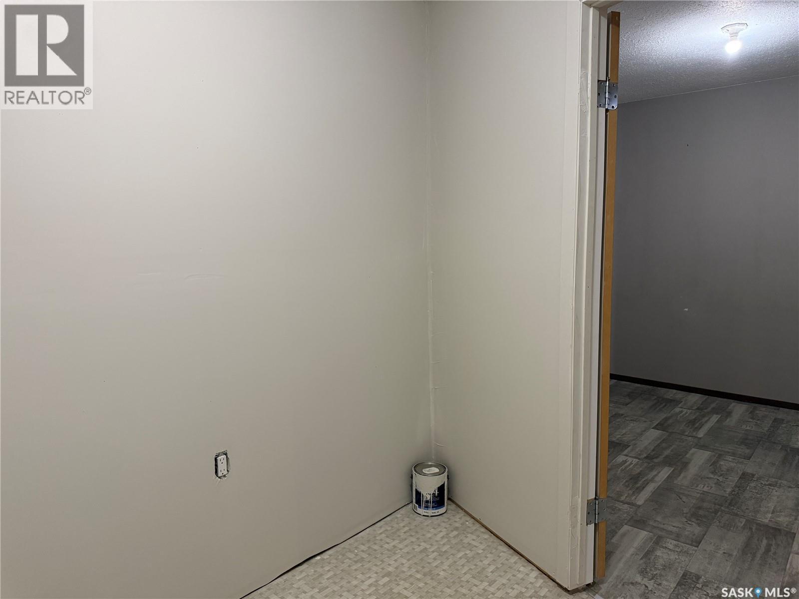 25 Home Street W, Moose Jaw, Saskatchewan  S6H 4X2 - Photo 29 - SK042632