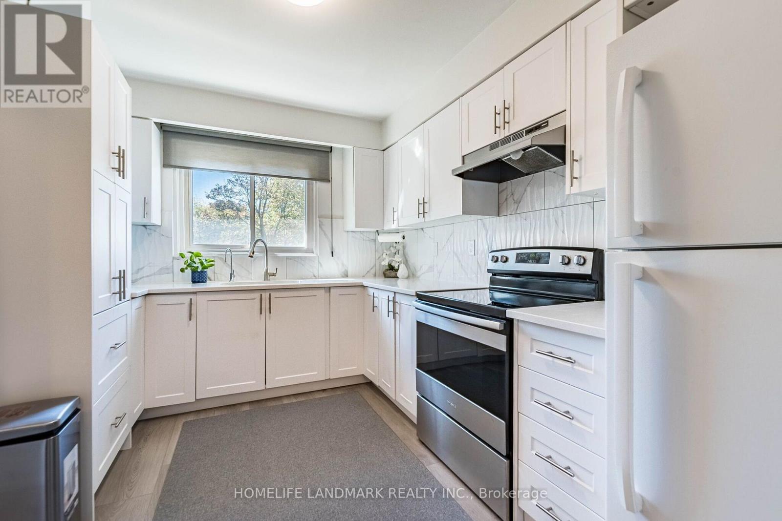 160 - 400 Mississ Valley Boulevard, Mississauga, Ontario  L5A 3N6 - Photo 4 - W13874738