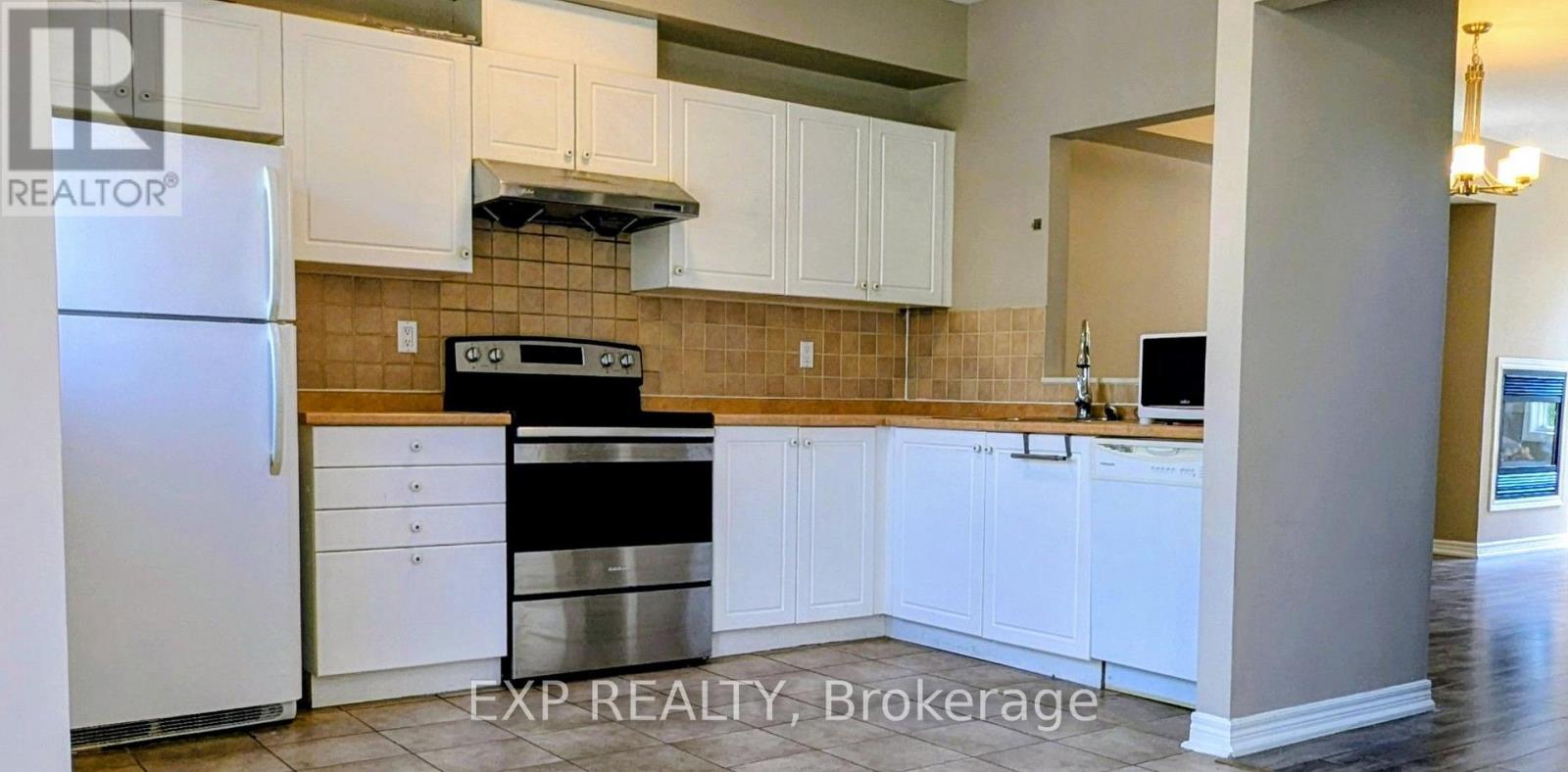 136 Galleria Pkwy, Markham, Ontario  L3T 7T7 - Photo 5 - N13865292