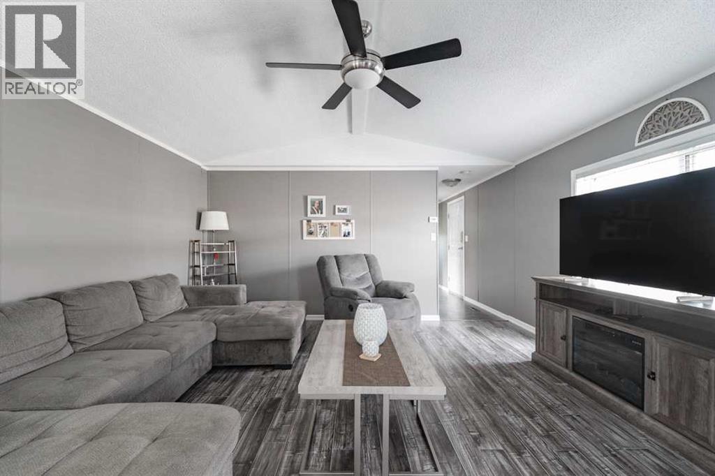 164 Caouette Crescent, Fort Mcmurray, Alberta  T9K 2H5 - Photo 4 - A2350432