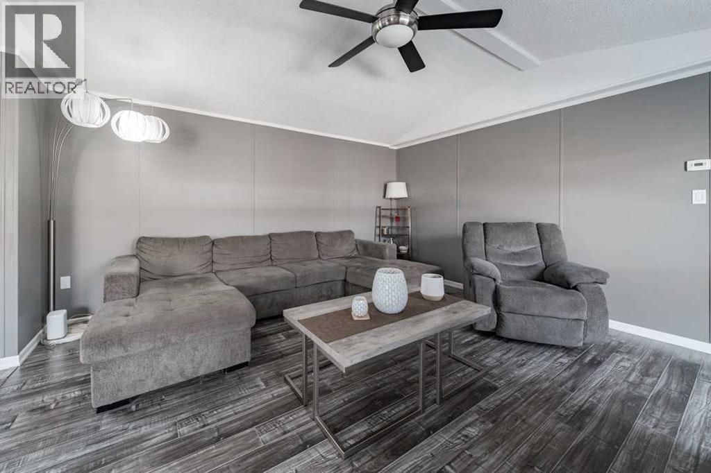 164 Caouette Crescent, Fort Mcmurray, Alberta  T9K 2H5 - Photo 5 - A2350432