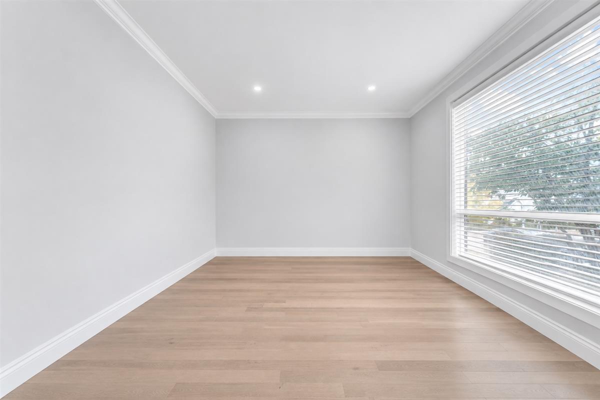16520 20a Avenue, Surrey, British Columbia  V3Z 0X6 - Photo 2 - R3173084