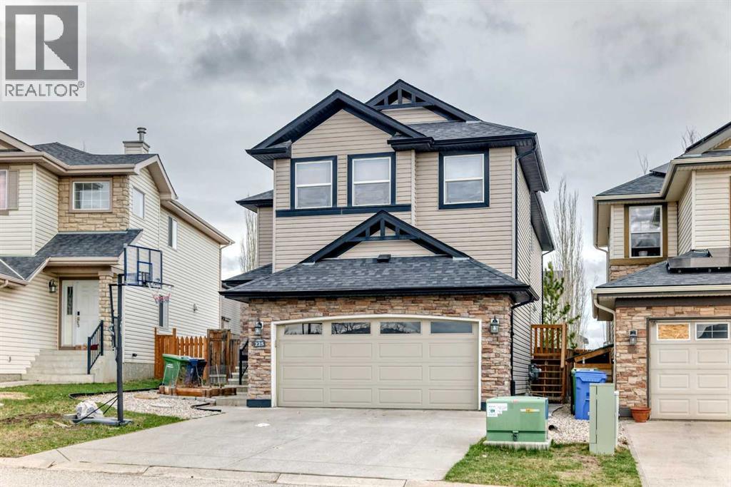 225 Kincora Heights NW