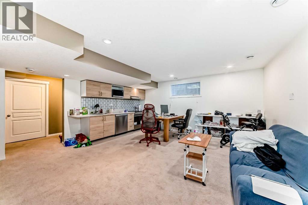 225 Kincora Heights NW