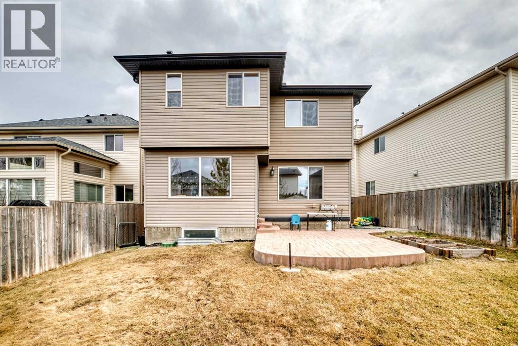 225 Kincora Heights NW