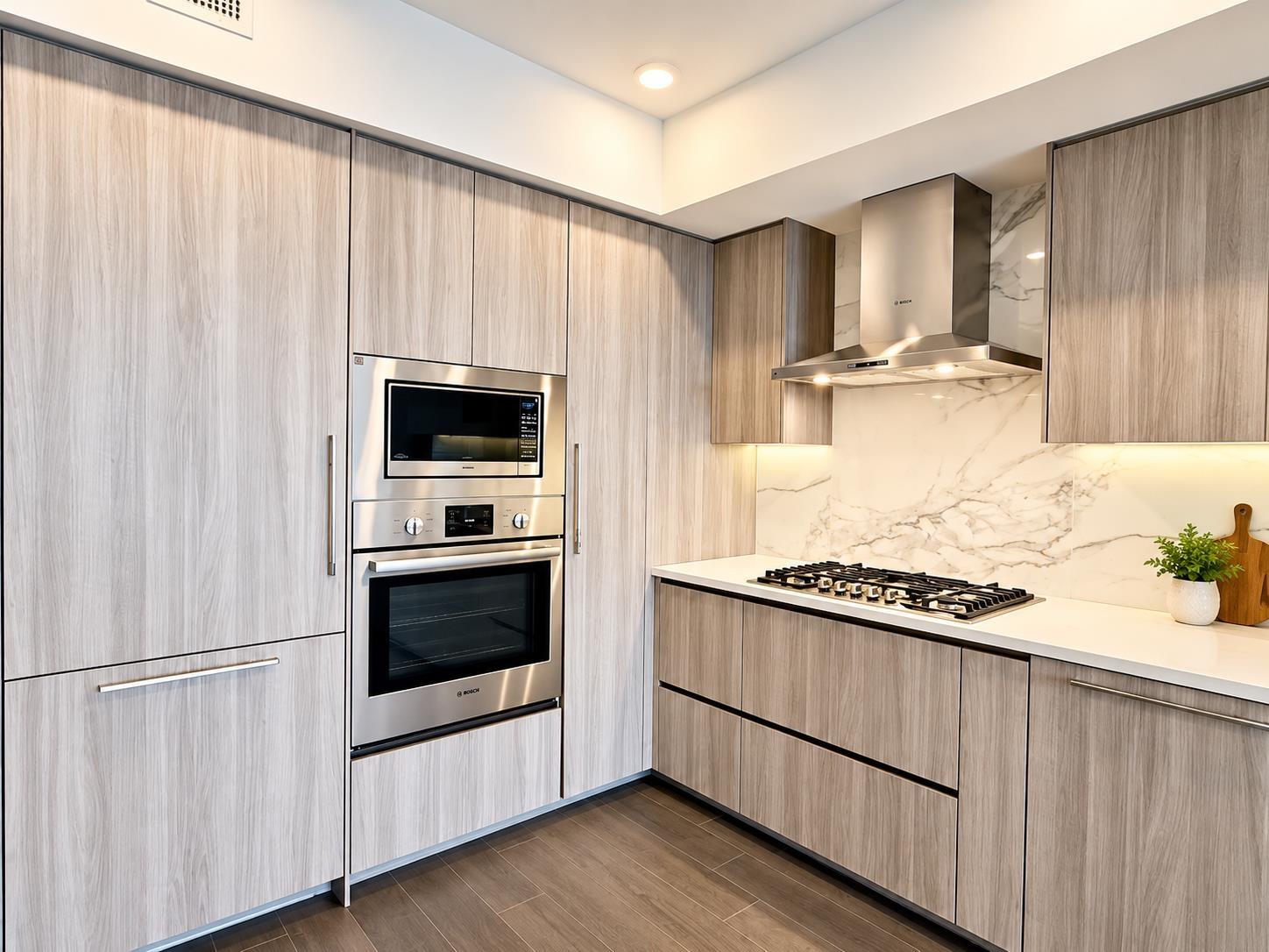 18xx 13768 100 Avenue, Surrey, British Columbia  V3T 0V2 - Photo 2 - R3173694