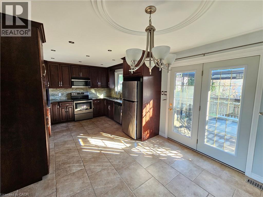 8 Coventry Drive, Kitchener, Ontario  N2A 1N3 - Photo 4 - 40868812