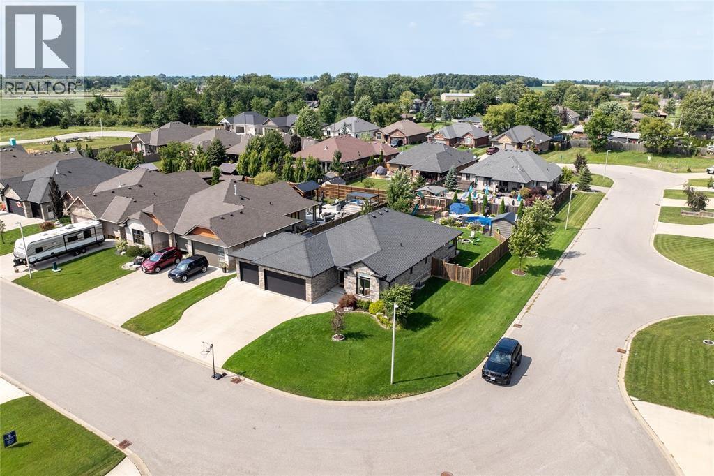 3939 Arie Court, Plympton-Wyoming, Ontario  N0N 1E0 - Photo 45 - 26022608
