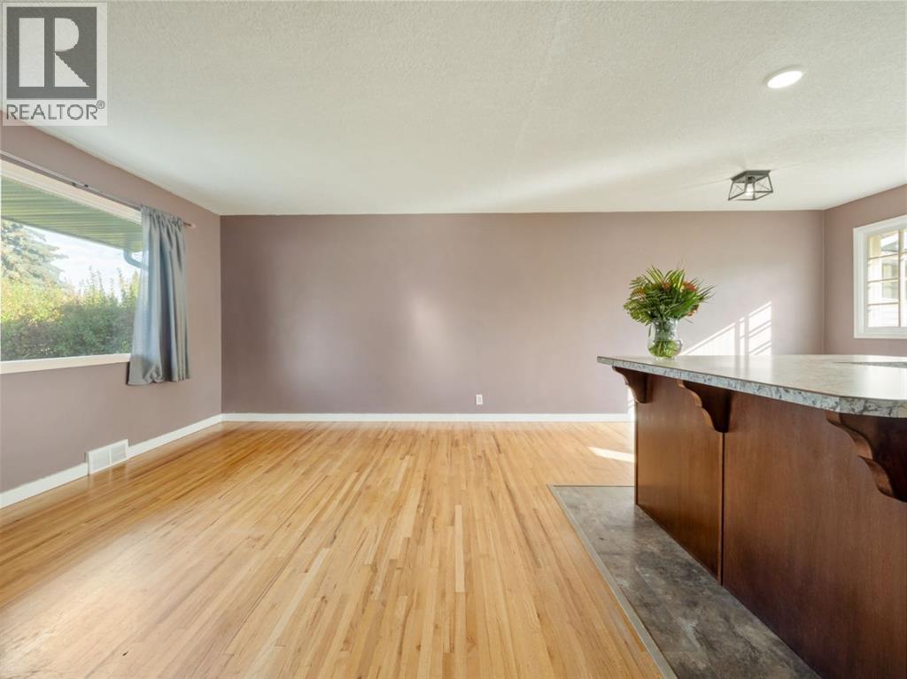 309 26 Street S, Lethbridge, Alberta  T1J 3P8 - Photo 11 - A2349719