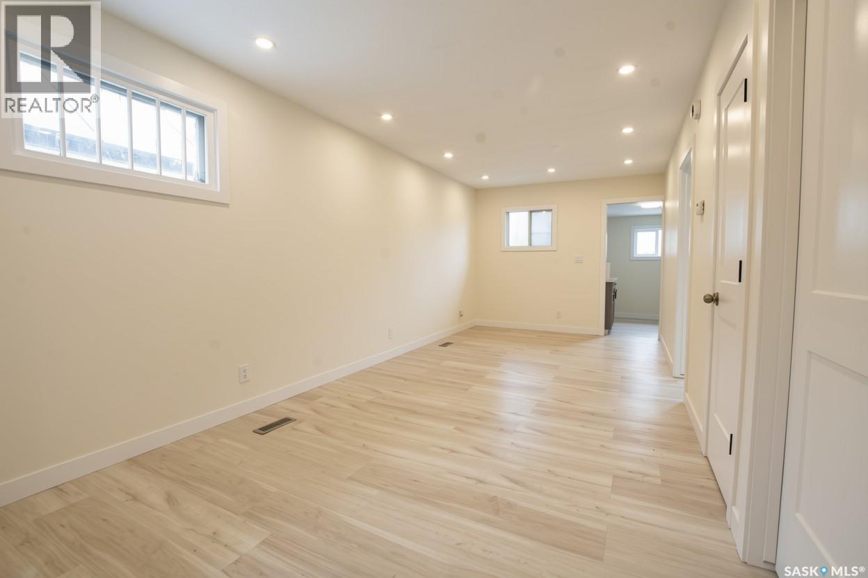 815 Elphinstone Street, Regina, Saskatchewan  S4T 3L5 - Photo 4 - SK050557