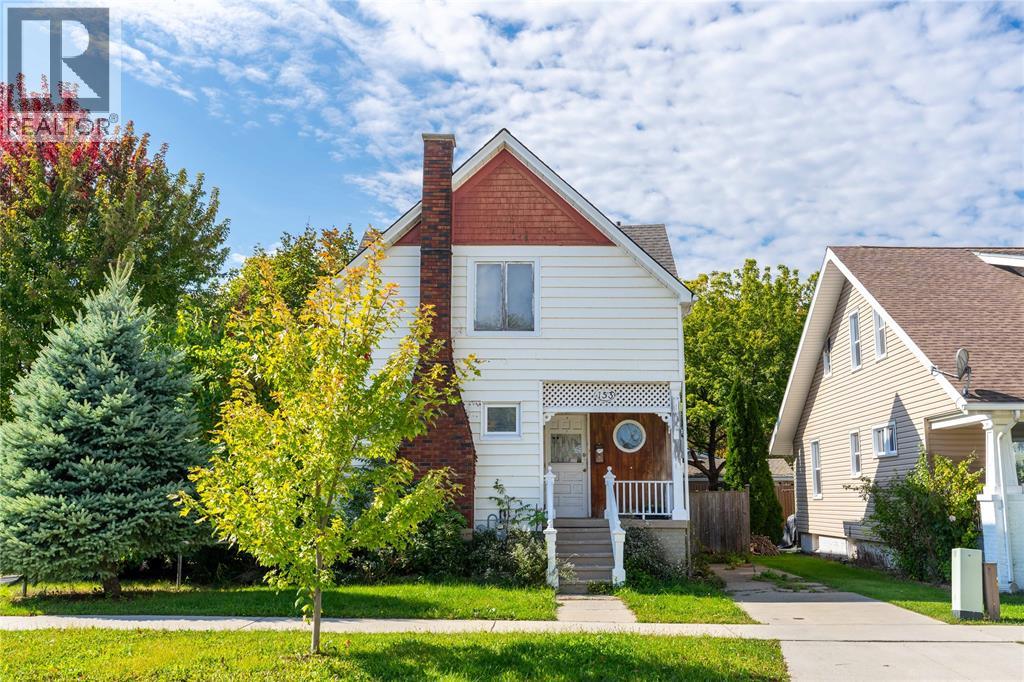 153 Crawford STREET, Sarnia, Ontario