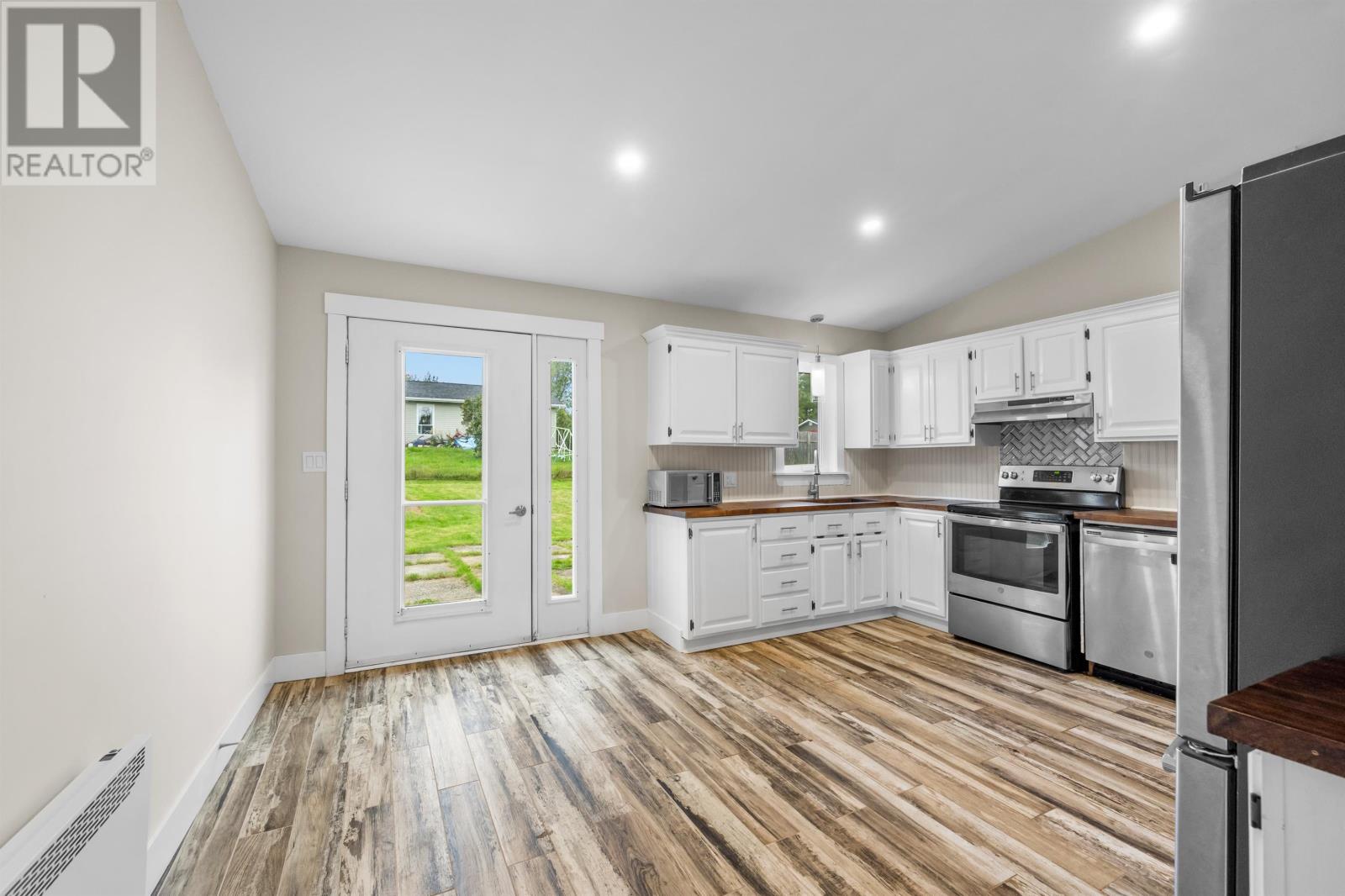 25 Andrews Court, Charlottetown, Prince Edward Island  C1C 1B2 - Photo 9 - 202625357