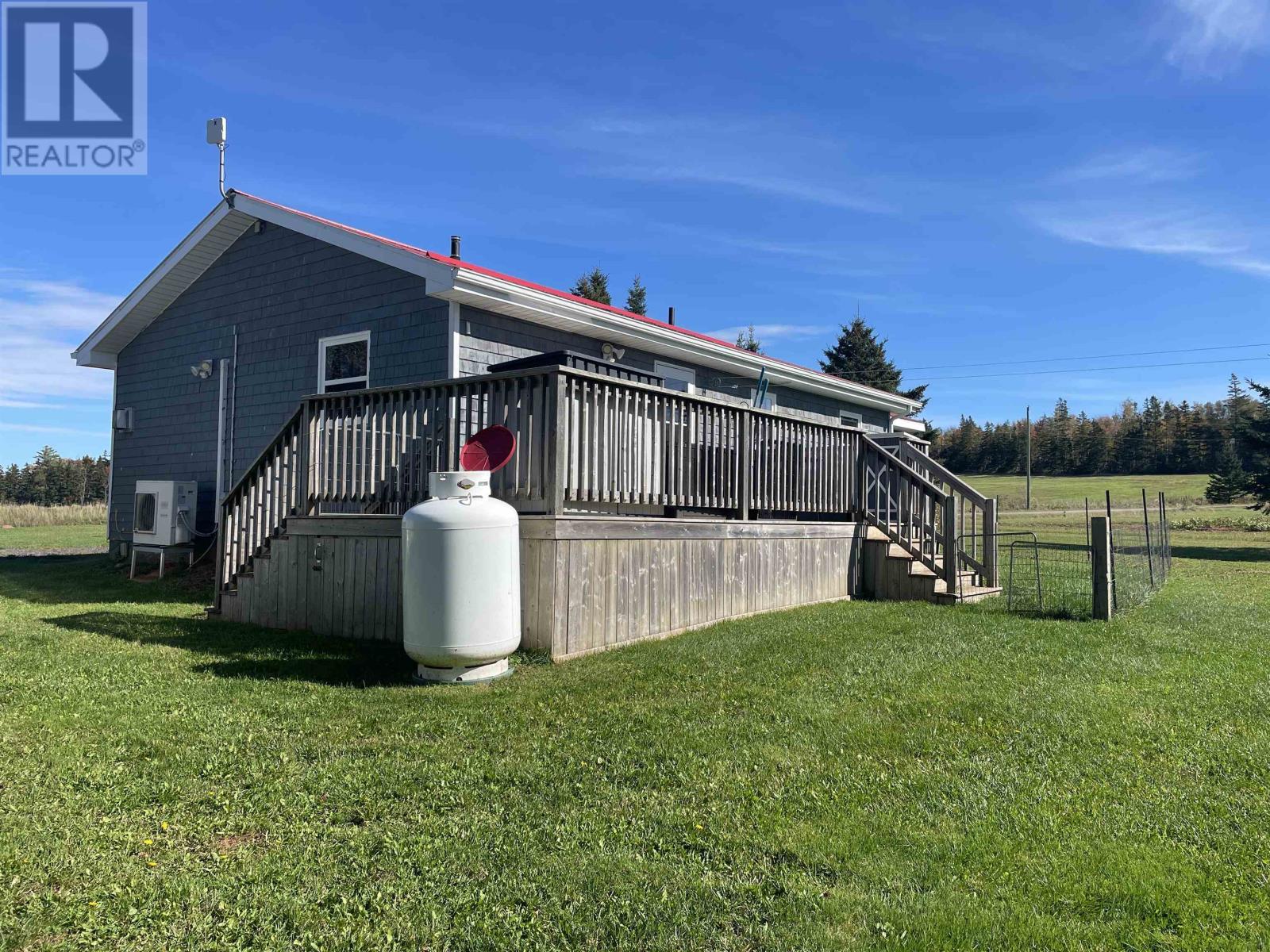 44 Wharf Road, Long River, Prince Edward Island  C0B 1M0 - Photo 4 - 202625373