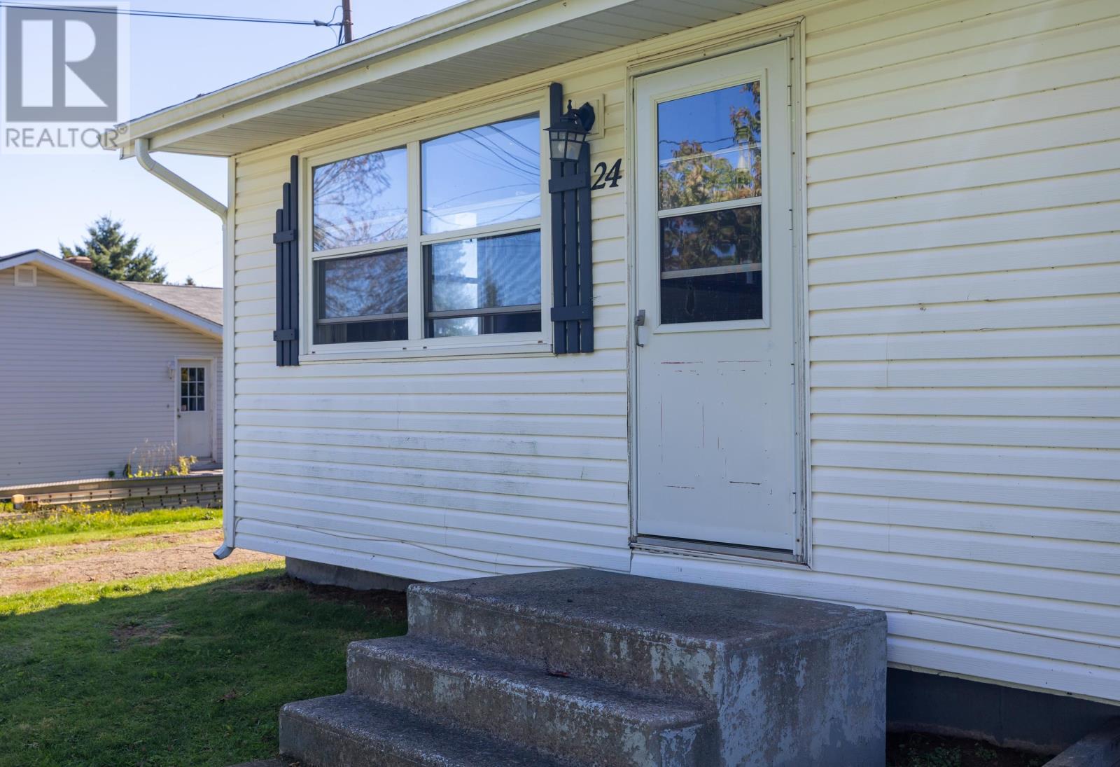 24-26 Thorndale Drive Winsloe South Prince Edward Island Canada C1E1S9 4