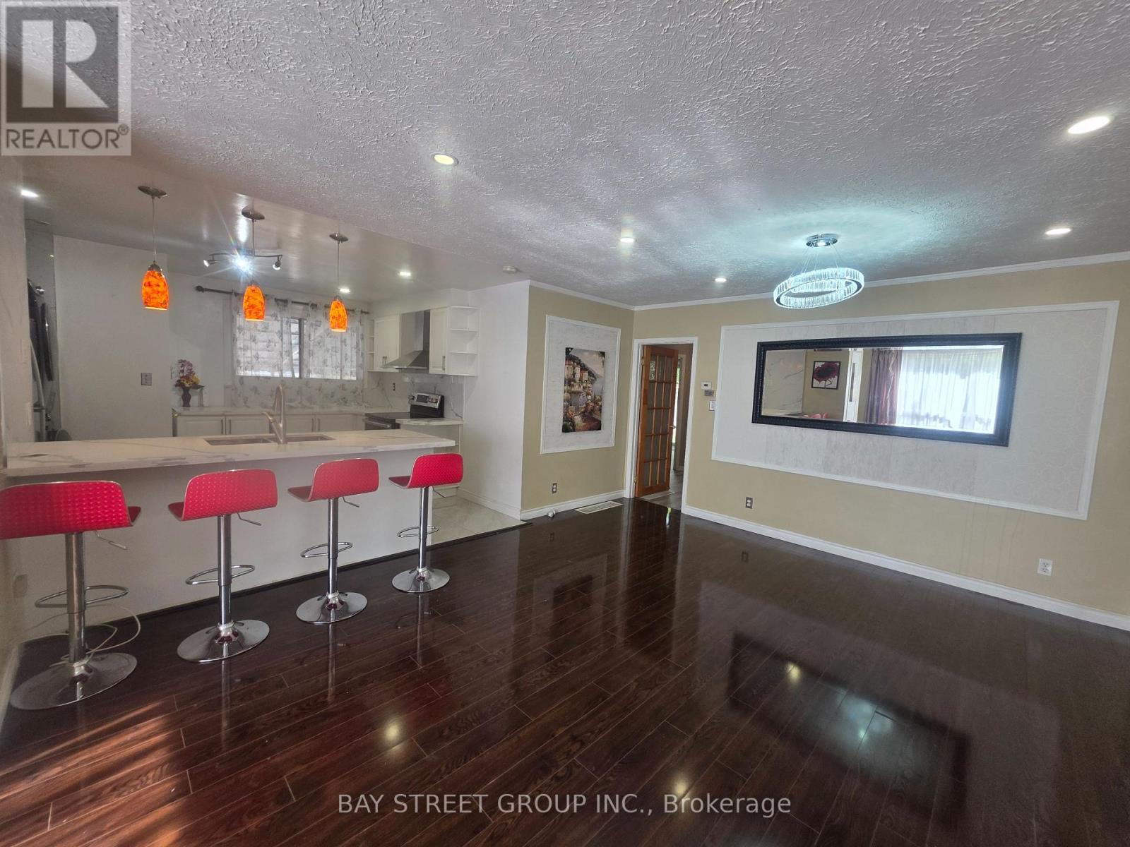 Main - 211 Beechy Drive, Richmond Hill, Ontario  L4C 2X6 - Photo 2 - N13705188