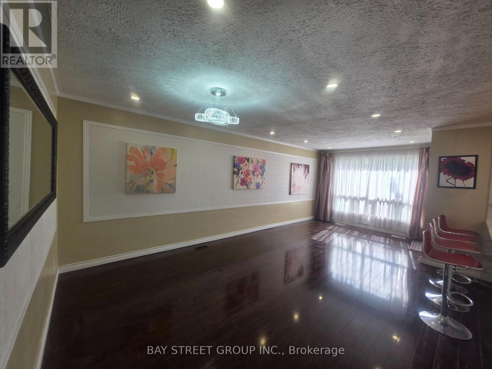 Main - 211 Beechy Drive, Richmond Hill, Ontario  L4C 2X6 - Photo 8 - N13705188