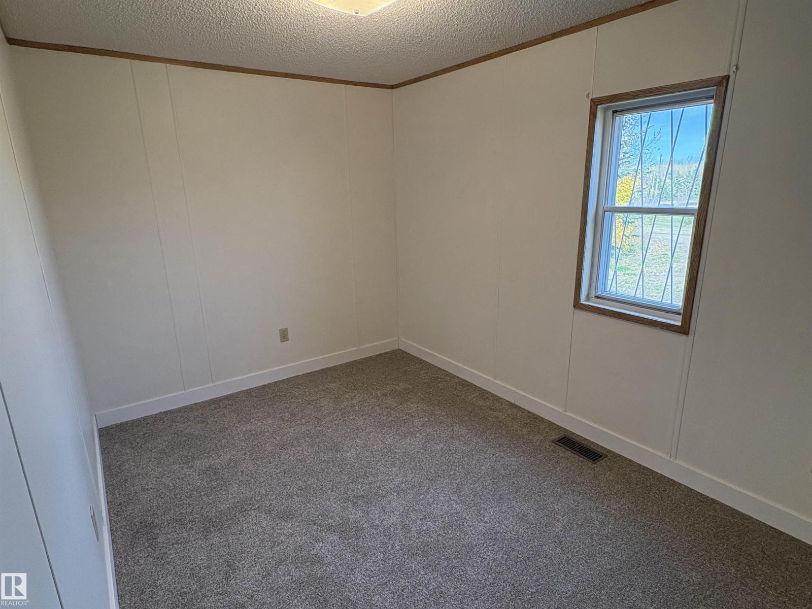 43 50106 Rge Rd 200