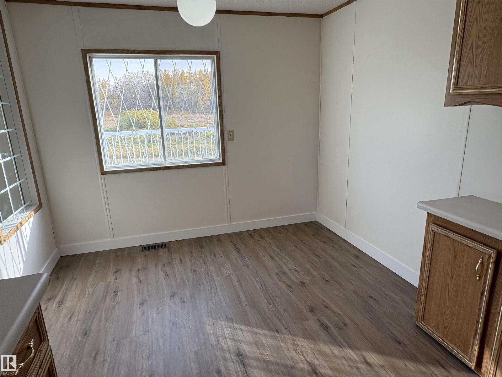 43 50106 Rge Rd 200