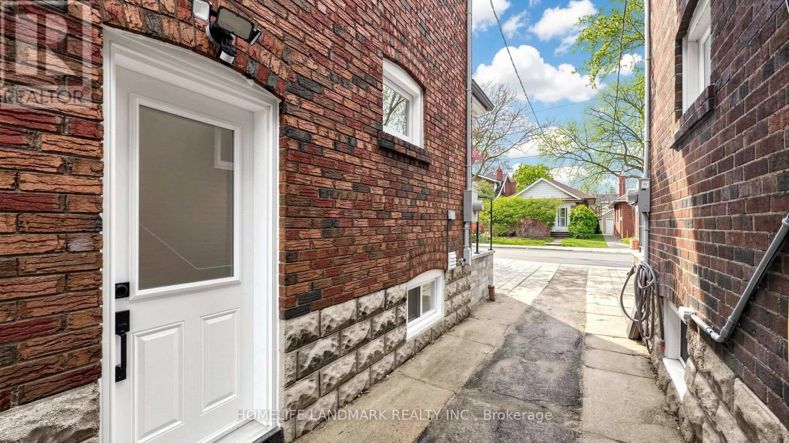55 Chilton Road, Toronto, Ontario  M4J 3C7 - Photo 22 - E13874934