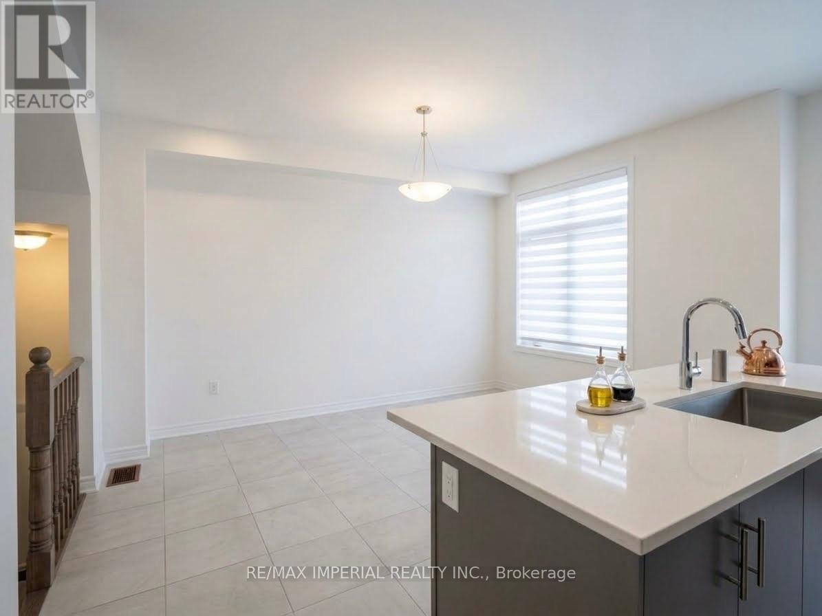 103 Mumbai Drive, Markham, Ontario  L3S 3K5 - Photo 4 - N13874820