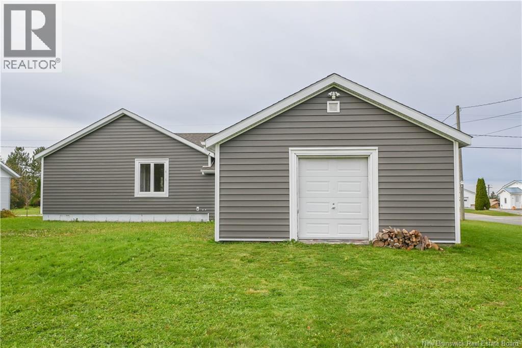 25 Rue Du Voilier, Caraquet, New Brunswick  E1W 1A4 - Photo 7 - NB145861