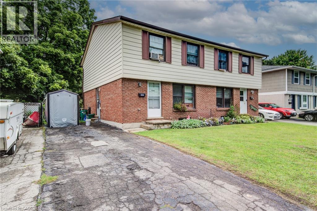 428b Dunvegan Drive, Waterloo, Ontario  N2K 2C7 - Photo 2 - 40867541