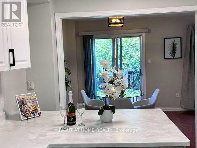 2081 Golden Orchard Trail Trail, Oakville, Ontario  L6M 3W8 - Photo 11 - W13874864