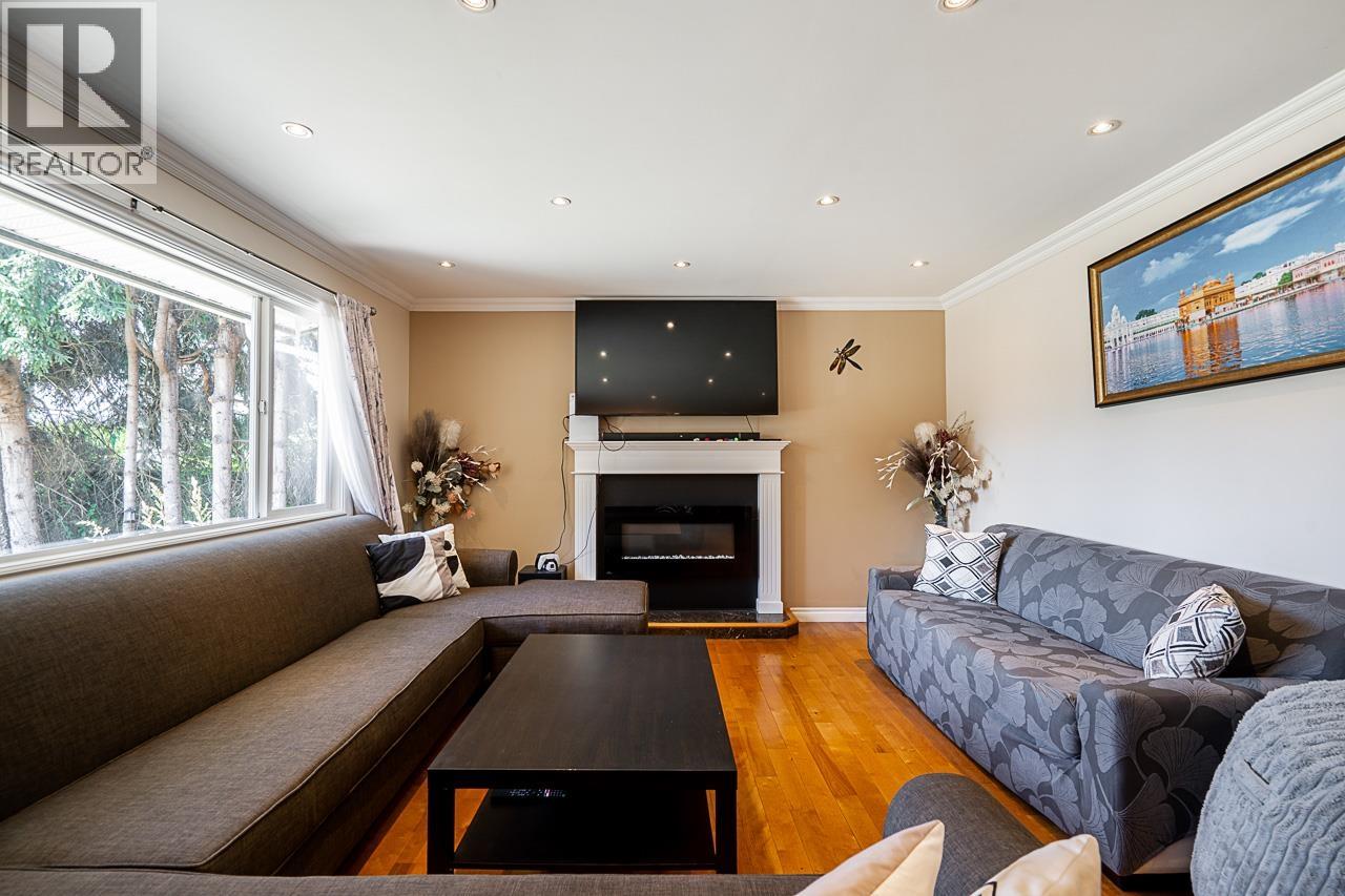 12214 211 Street, Maple Ridge, British Columbia  V2X 8C9 - Photo 6 - R3171681