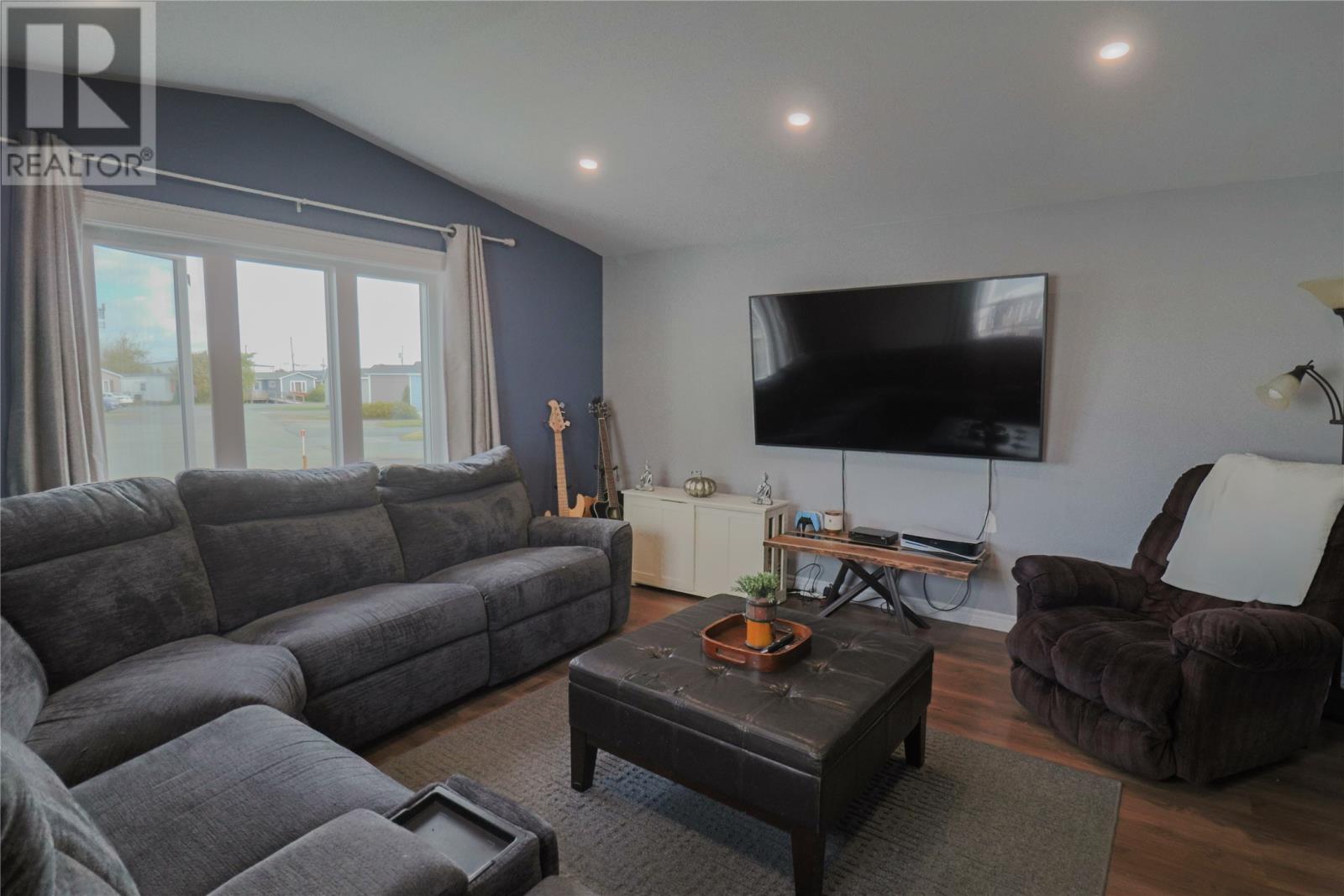 15 Fogwill Place, St. John's, Newfoundland & Labrador  A1A 4Z5 - Photo 4 - 1304114
