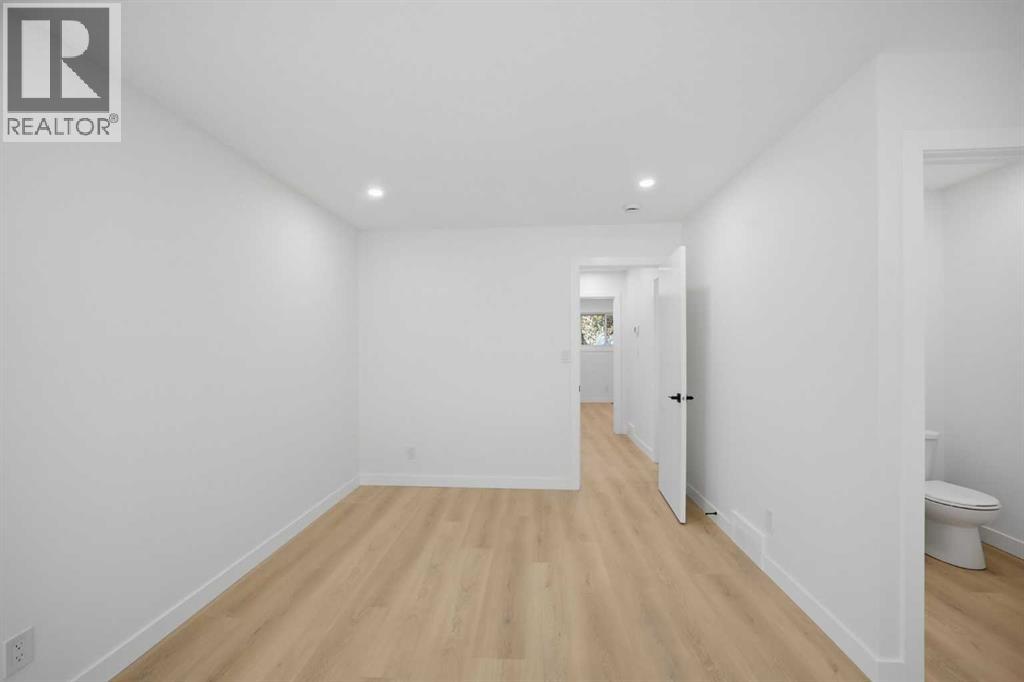 460 Queensland Place SE
