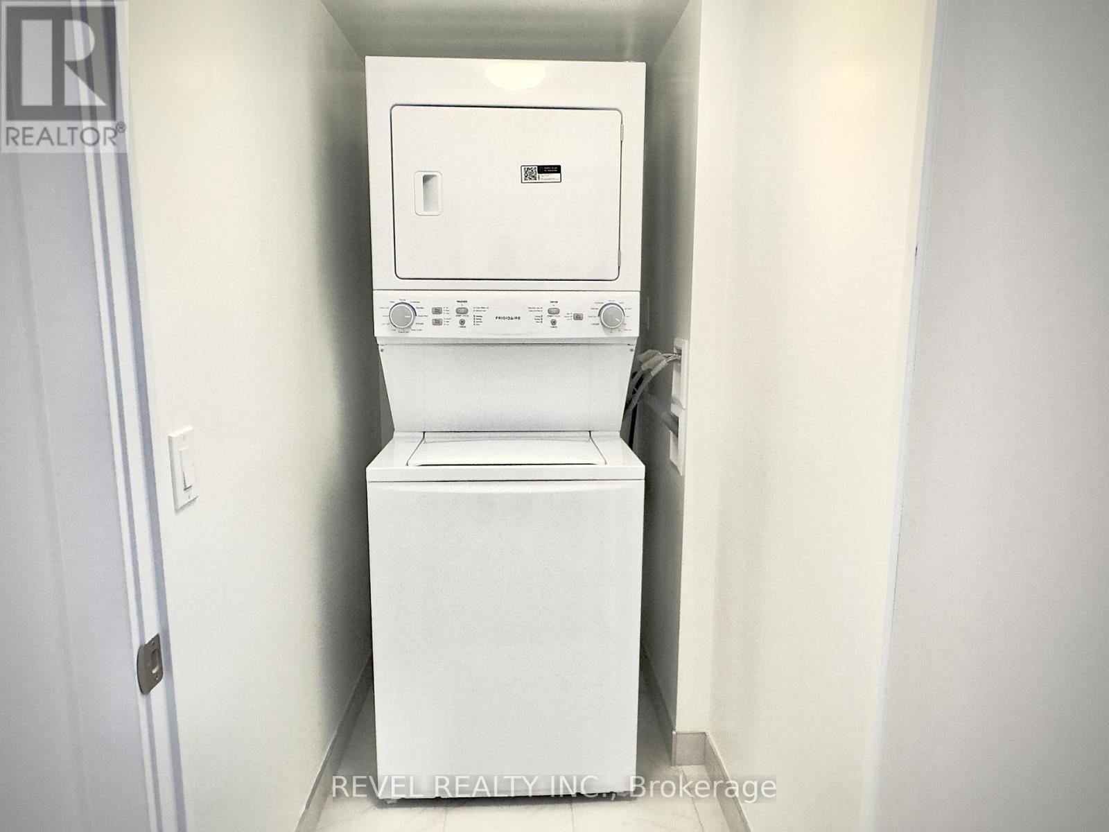 1409 - 1010 Sandy Beach Road S, Pickering, Ontario  L1W 3V9 - Photo 7 - E13874998
