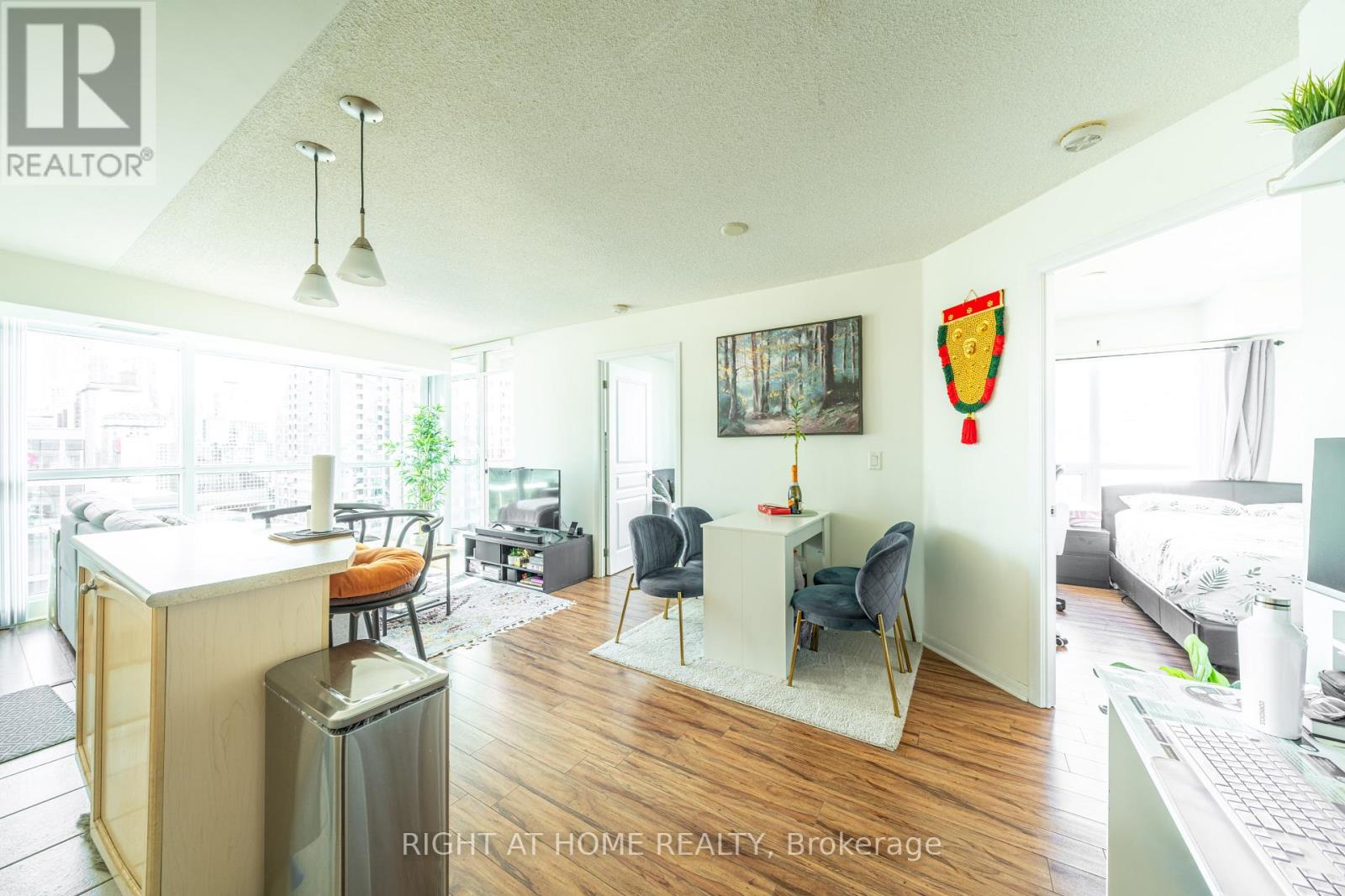 1405 - 18 Yonge Street, Toronto, Ontario  M5E 1Z8 - Photo 2 - C13849664